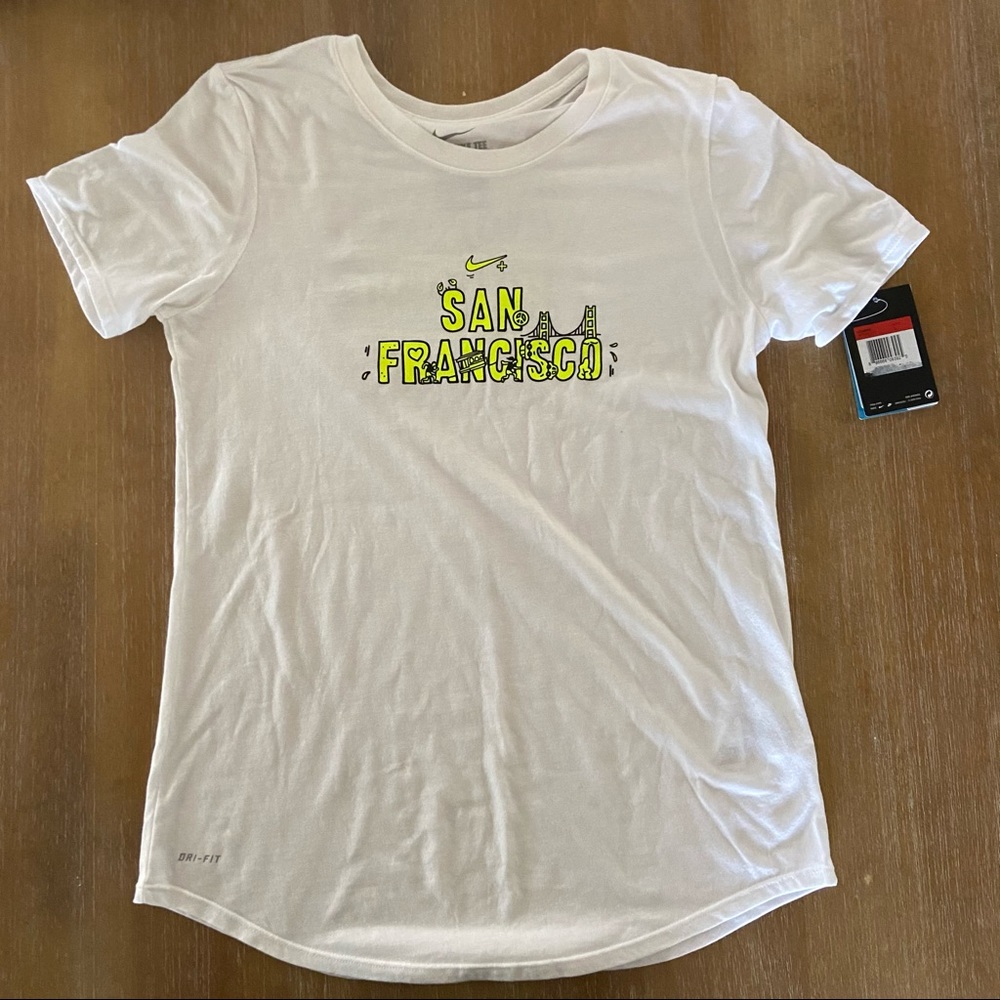 Nike Women’s Are We Running Today Tee Large